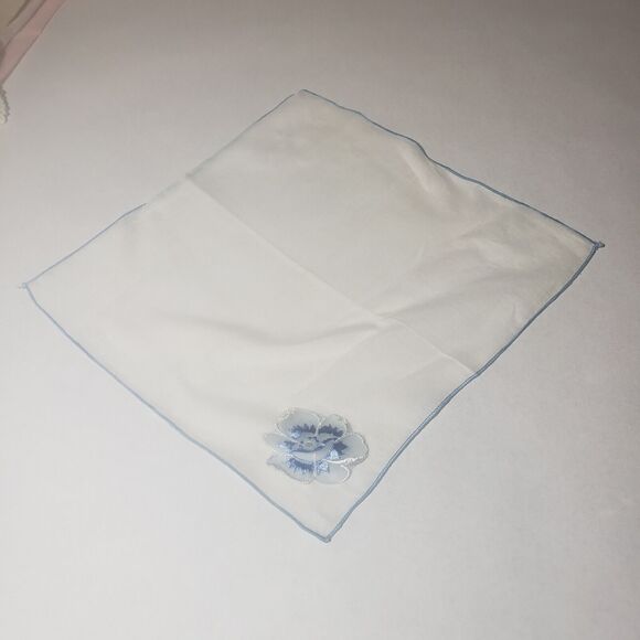 VINTAGE HANKIE BLUE PETUNIA FLOWER HANDMADE POCKET SCARF BRIDAL WEDDING - Picture 8 of 8